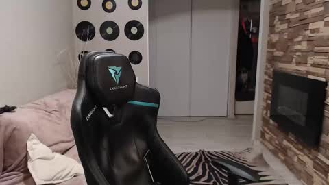 Snapshot of teddy_mode chatting on November 18, 2:50 am Teddy online show from November 18, 2:50 am