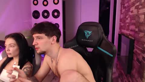 Snapshot of teddy_mode chatting on February 19, 10:28 pm Teddy online show from February 19, 10:28 pm