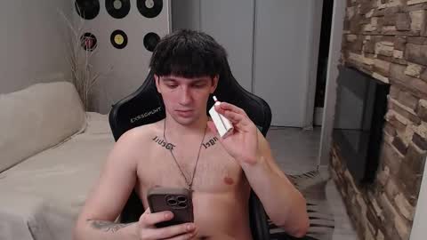 Snapshot of teddy_mode chatting on March 9, 12:58 am Teddy online show from March 9, 12:58 am