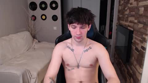 Snapshot of teddy_mode chatting on March 17, 4:06 am Teddy online show from March 17, 4:06 am