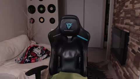 Snapshot of teddy_mode chatting on March 21, 4:17 am Teddy online show from March 21, 4:17 am