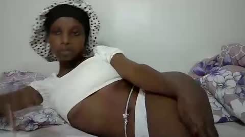 Snapshot of tee_maya chatting on May 19, 6:14 pm Baby maya online show from May 19, 6:14 pm