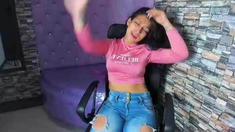 Tayloor online show from February 6, 2:44 am