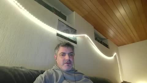 Snapshot of teeforyou chatting on January 15, 3:54 am Peter online show from January 15, 3:54 am
