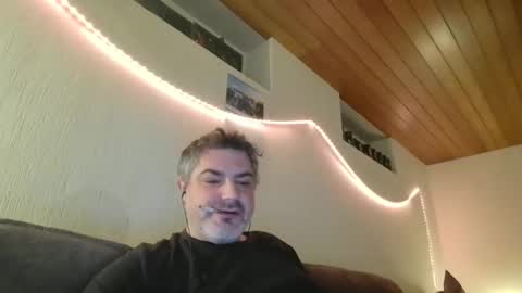 Snapshot of teeforyou chatting on January 31, 5:19 am Peter online show from January 31, 5:19 am