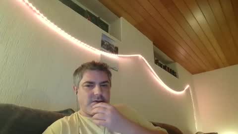 Snapshot of teeforyou chatting on February 2, 4:37 am Peter online show from February 2, 4:37 am
