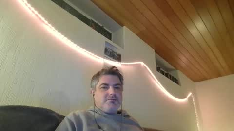 Snapshot of teeforyou chatting on February 8, 4:25 am Peter online show from February 8, 4:25 am