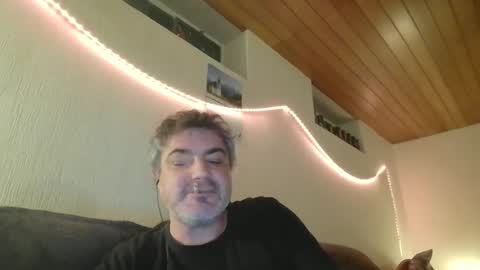 Snapshot of teeforyou chatting on February 25, 1:20 am Peter online show from February 25, 1:20 am