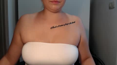 Teeyara  online show from September 23, 11:35 am