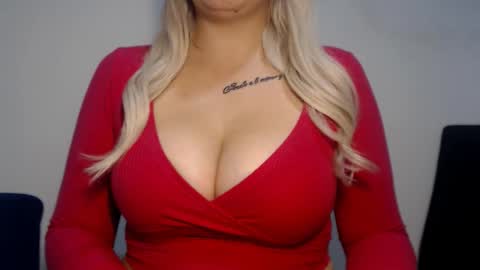 Teeyara  online show from October 12, 6:45 am