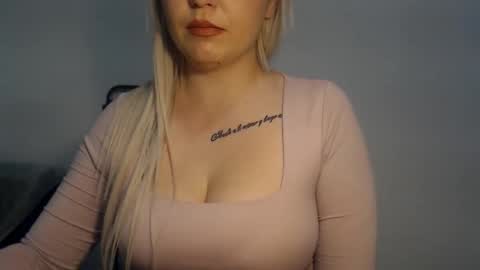 Teeyara  online show from February 10, 6:45 pm