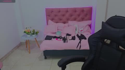 teffa_naught_hott online show from December 4, 2:10 am