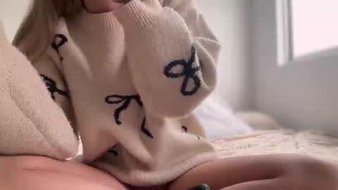 Amy No penetration Virgiin giirl online show from October 11, 12:47 pm