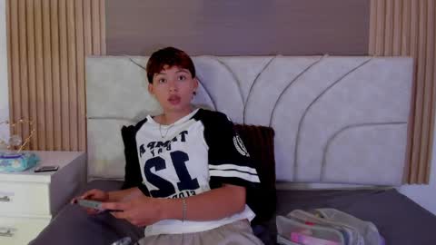 Estefani online show from April 4, 4:26 pm