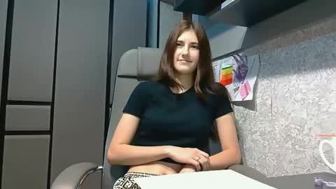 Snapshot of tempiebunting chatting on October 10, 5:06 am Alice online show from October 10, 5:06 am