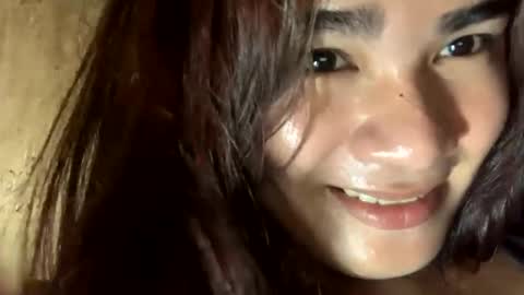 Snapshot of temptation_happiness chatting on December 11, 5:10 am Just call me Tiara online show from December 11, 5:10 am