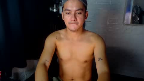 Snapshot of tempting_jon chatting on May 2, 7:13 am tempting_jon online show from May 2, 7:13 am