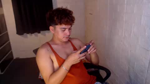 Snapshot of tempting_jon chatting on June 4, 4:18 am tempting_jon online show from June 4, 4:18 am