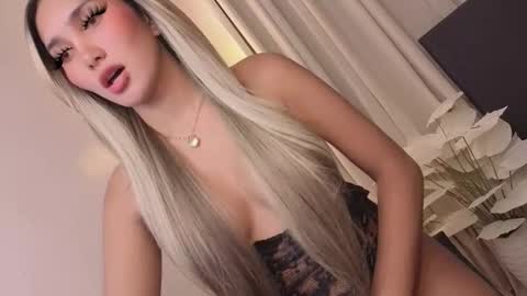 Snapshot of temptinglars chatting on March 25, 11:16 am Call me LARS online show from March 25, 11:16 am