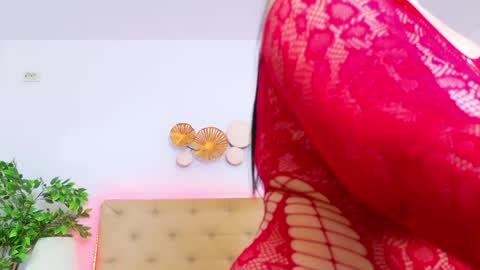 Snapshot of temptingluna_ chatting on June 10, 4:12 am TemptingLuna online show from June 10, 4:12 am