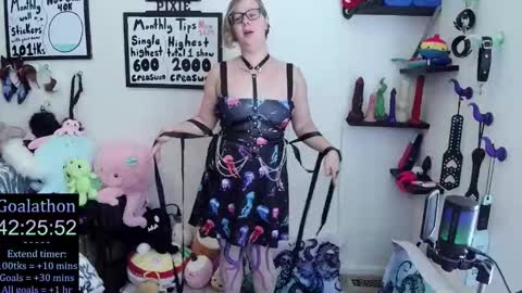 Pixie and Tentacle Overlord online show from November 6, 7:15 pm