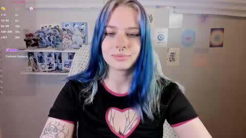 Snapshot of tender__kitty chatting on October 10, 12:15 pm Sue online show from October 10, 12:15 pm