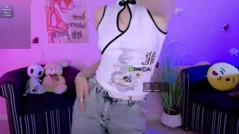 Snapshot of tender_amelia chatting on June 4, 7:42 pm Ami online show from June 4, 7:42 pm
