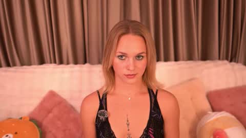 Snapshot of tendercrush chatting on November 27, 6:21 pm Ellis online show from November 27, 6:21 pm