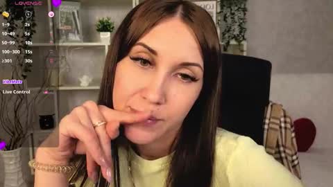 Snapshot of tendermist chatting on December 3, 6:50 pm Nelly online show from December 3, 6:50 pm