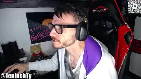 Snapshot of teninchty chatting on November 5, 4:29 pm Ty online show from November 5, 4:29 pm