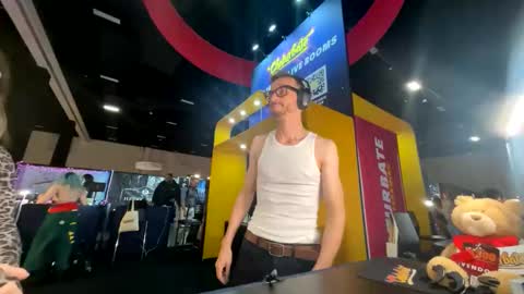 Snapshot of teninchty chatting on November 8, 12:22 am Ty online show from November 8, 12:22 am