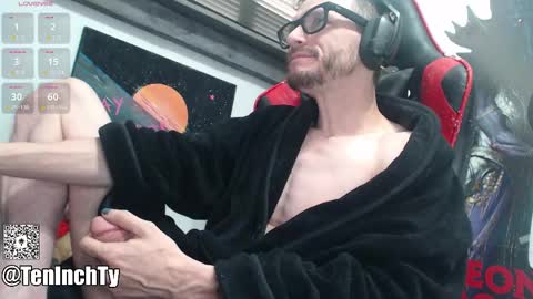 Snapshot of teninchty chatting on November 15, 5:31 pm Ty online show from November 15, 5:31 pm