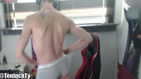 Snapshot of teninchty chatting on November 25, 6:19 pm Ty online show from November 25, 6:19 pm