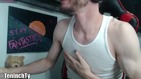 Snapshot of teninchty chatting on November 28, 9:28 pm Ty online show from November 28, 9:28 pm