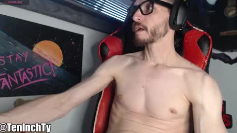 Snapshot of teninchty chatting on December 1, 5:07 pm Ty online show from December 1, 5:07 pm