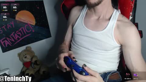 Snapshot of teninchty chatting on December 4, 4:44 am Ty online show from December 4, 4:44 am