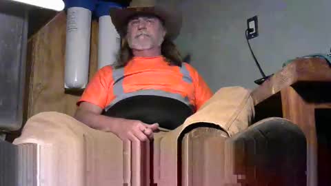 Snapshot of tennredneck chatting on November 20, 3:18 am Tennredneck online show from November 20, 3:18 am