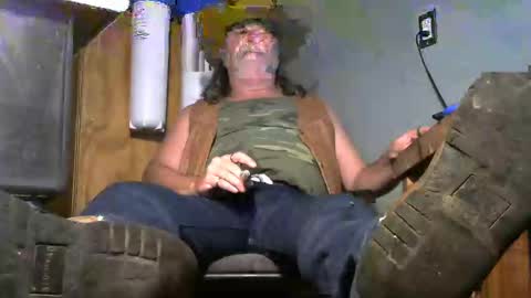 Snapshot of tennredneck chatting on November 23, 4:01 am Tennredneck online show from November 23, 4:01 am