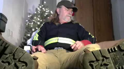 Snapshot of tennredneck chatting on January 6, 2:48 am Tennredneck online show from January 6, 2:48 am