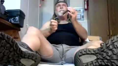 Snapshot of tennredneck chatting on June 16, 1:52 am Tennredneck online show from June 16, 1:52 am