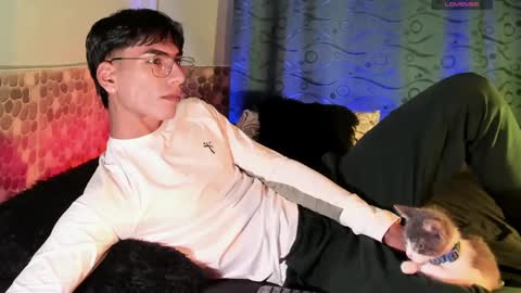 Teo online show from December 7, 6:15 pm