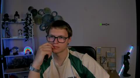 Snapshot of teo_sol chatting on May 15, 5:58 am teo_sol online show from May 15, 5:58 am