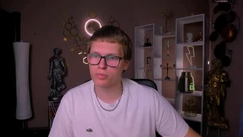 Snapshot of teo_sol chatting on May 21, 12:23 pm teo_sol online show from May 21, 12:23 pm