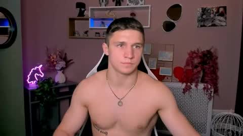 Snapshot of teo_sol chatting on June 6, 9:03 am teo_sol online show from June 6, 9:03 am