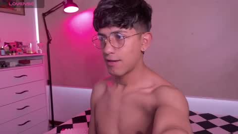 teo brown Independent model online show from October 1, 12:33 pm