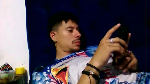 teoyes_ online show from December 21, 9:22 pm