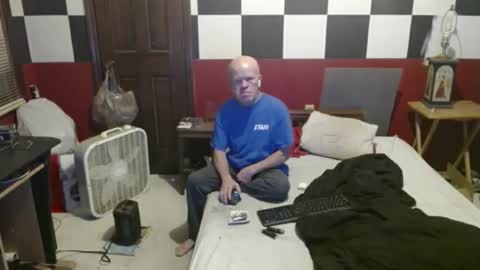 Snapshot of terdy2366 chatting on February 15, 6:12 am terdy2366 online show from February 15, 6:12 am