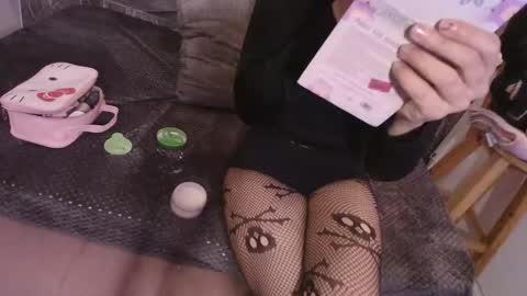 Terra Elowen online show from December 16, 11:15 am