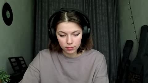 Anny Simpson online show from February 16, 6:09 am