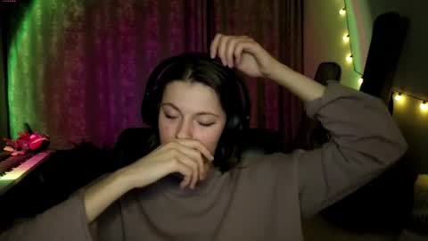 Anny Simpson online show from March 23, 8:02 pm